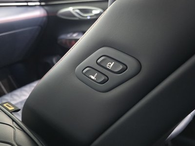 صورة مصغرة 31 لـ 2022 Genesis GV70