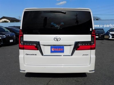 TOYOTA GRAND ACE - 8