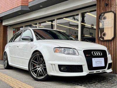 AUDI RS4 AVANT