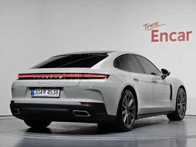 PORSCHE PANAMERA - 3
