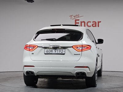 MASERATI LEVANTE - 3