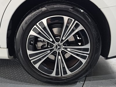MERCEDES-BENZ E-CLASS - 8