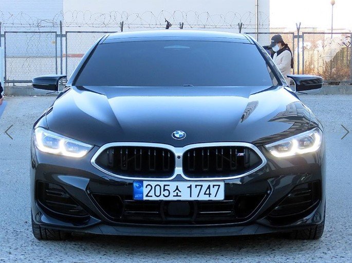 BMW 8 SERIES - View 1
