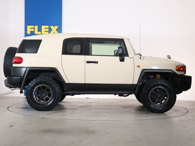 2018 Toyota FJ CRUISER photo 12