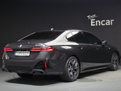 صورة 3 لـ 2025 BMW 5 SERIES