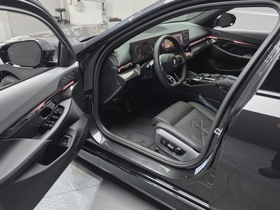 صورة 10 لـ 2025 BMW 5 SERIES