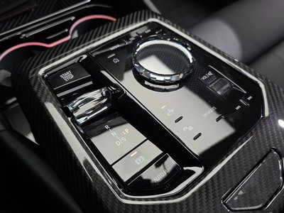 صورة 9 لـ 2025 BMW 5 SERIES