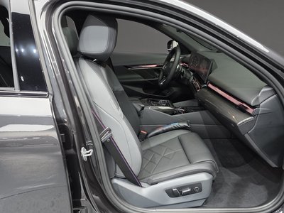 2025 BMW 5 SERIES 缩略图 12