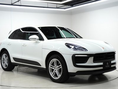 PORSCHE MACAN - 3