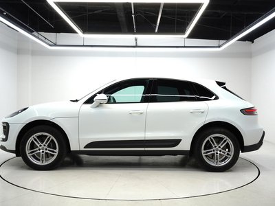 PORSCHE MACAN - 4