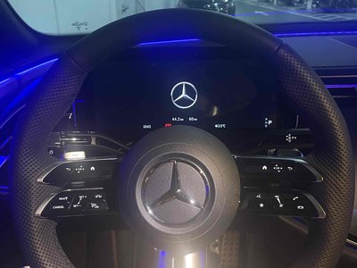 MERCEDES-BENZ E-CLASS - 8