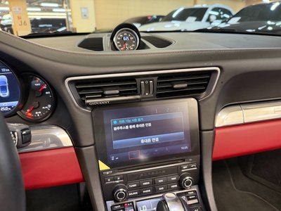 2016 Porsche 911 — миниатюра 16