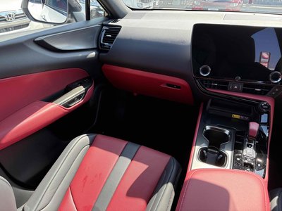 2024 Lexus NX thumbnail 32
