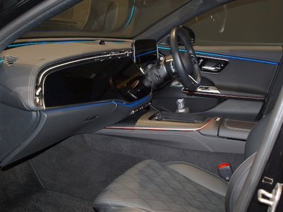 MERCEDES-BENZ E-CLASS - 8