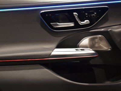 MERCEDES-BENZ E-CLASS - 7