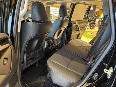 TOYOTA LAND CRUISER PRADO - 7