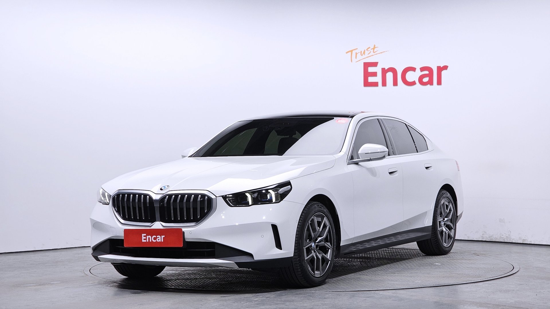 BMW 5 SERIES - View 1