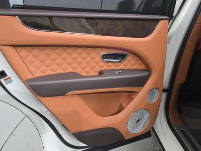 صورة مصغرة 15 لـ 2022 Bentley BENTAYGA