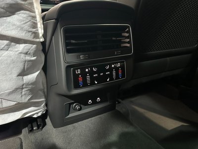 2026 AUDI Q8 — миниатюра 18