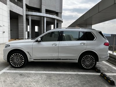 2022 BMW X7 — фото 6