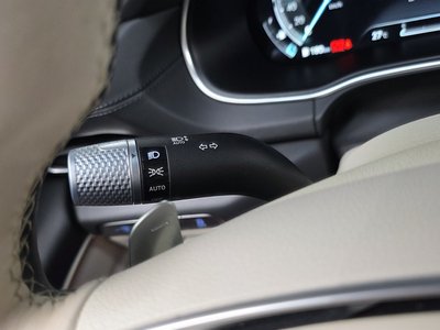 2022 Genesis GV80 thumbnail 35
