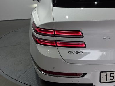 صورة 10 لـ 2022 Genesis GV80