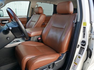 TOYOTA SEQUOIA - 2