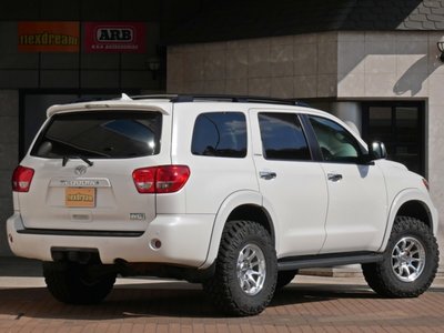 TOYOTA SEQUOIA - 3