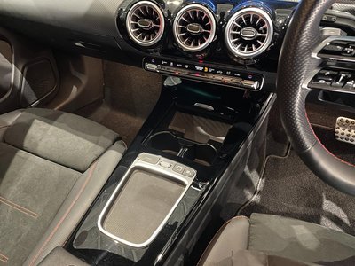 MERCEDES-BENZ CLA - 6