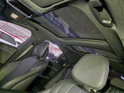 MERCEDES-BENZ E-CLASS - 6