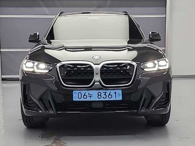 صورة 4 لـ 2024 BMW IX3