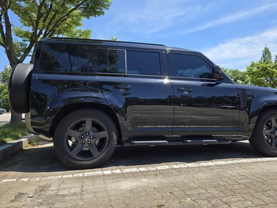 LAND ROVER DEFENDER - 4