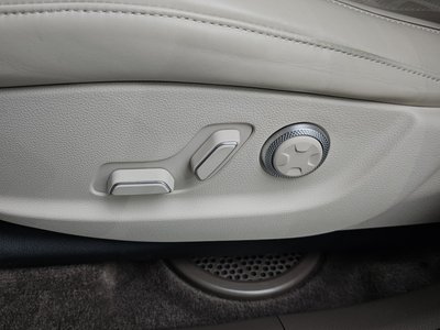 2023 Genesis GV80 thumbnail 32
