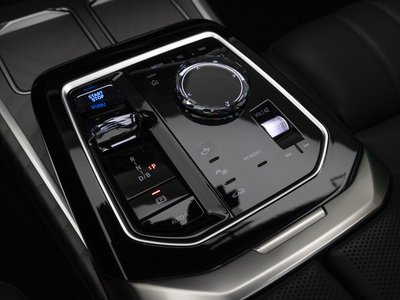 2023 BMW I7 — фото 10