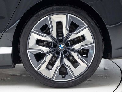 2023 BMW I7 — фото 6