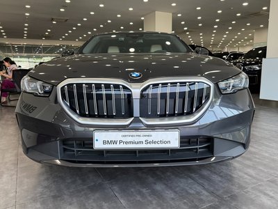 BMW 5 SERIES - 2