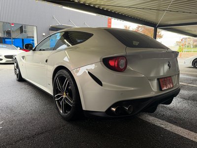 FERRARI FF - 5