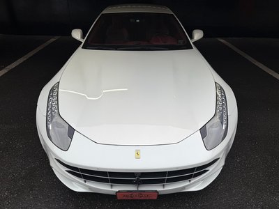 FERRARI FF - 8