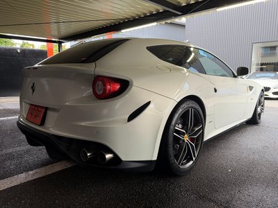FERRARI FF - 7
