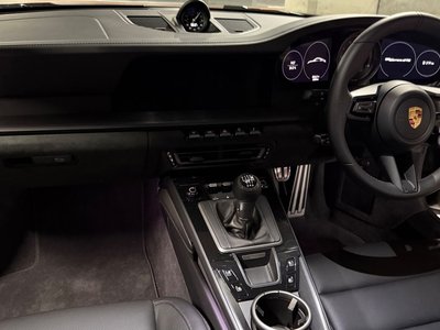 PORSCHE 911 CARRERA GTS - 5