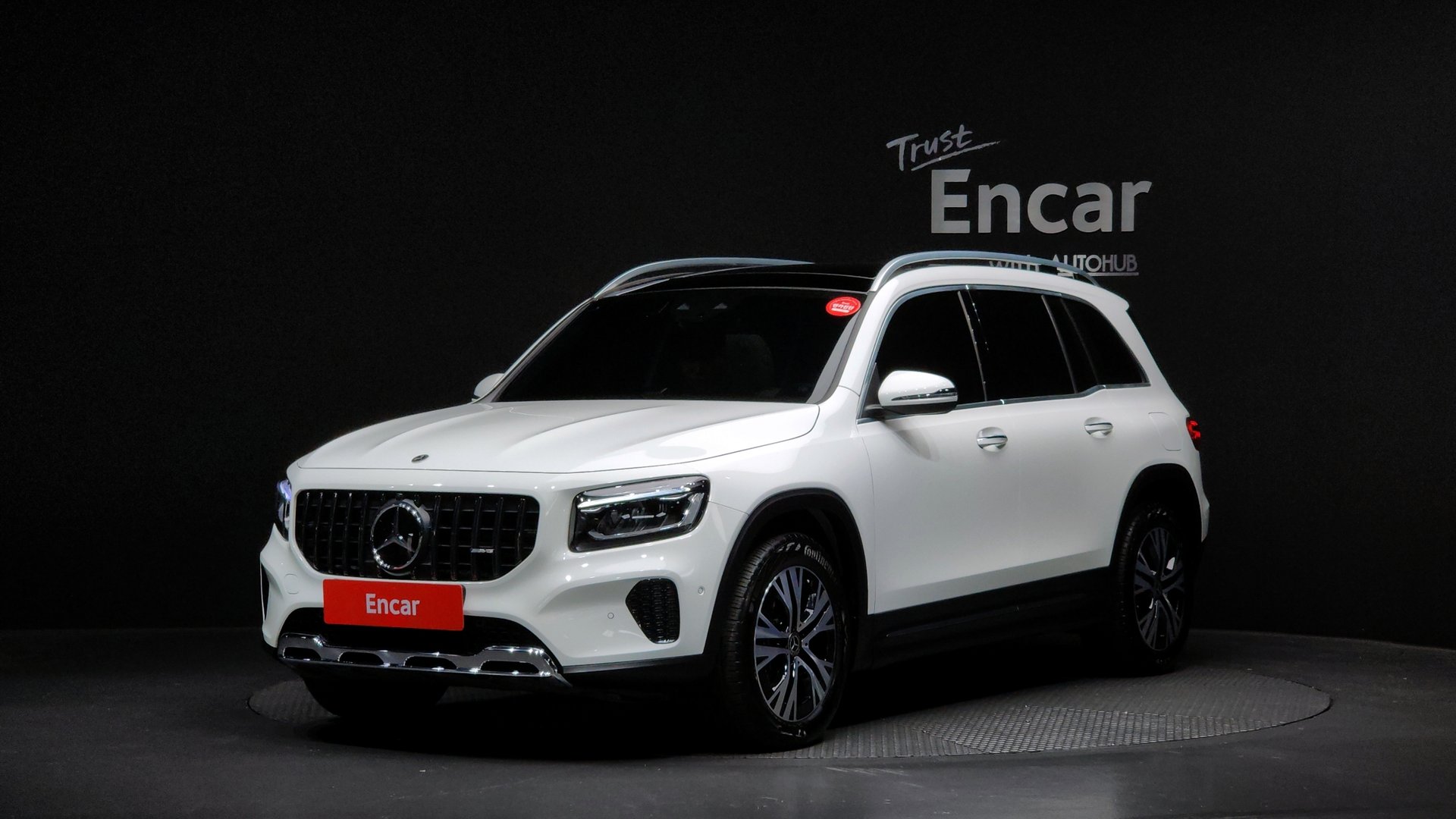 MERCEDES-BENZ GLB - View 1