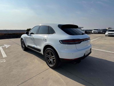 PORSCHE MACAN - 3