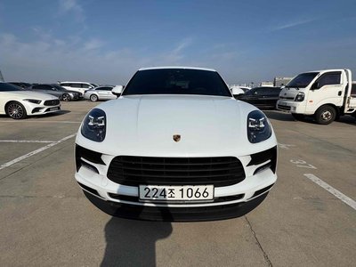 PORSCHE MACAN - 2