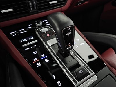 PORSCHE CAYENNE - 9