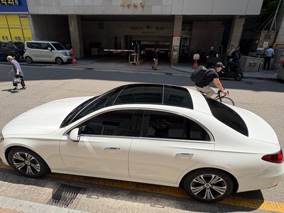 2024 Mercedes-BENZ E-CLASS photo 3