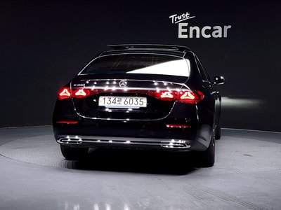 MERCEDES-BENZ E-CLASS - 4