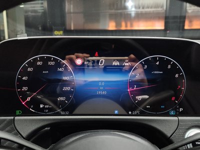 MERCEDES-BENZ E-CLASS - 8