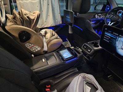 MERCEDES-BENZ GLS - 9