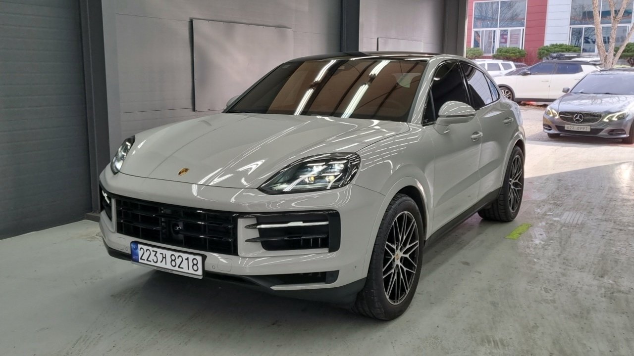 PORSCHE CAYENNE - View 1