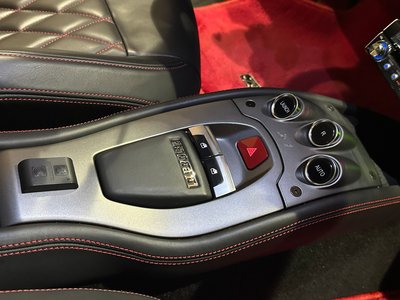 2010 Ferrari 458 ITALIA thumbnail 25